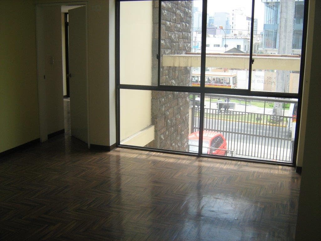 VENTA CASA/TERRENO IDEAL PARA INVERSIONISTA CON PARAMENTROS DE 7 PISOS - 1