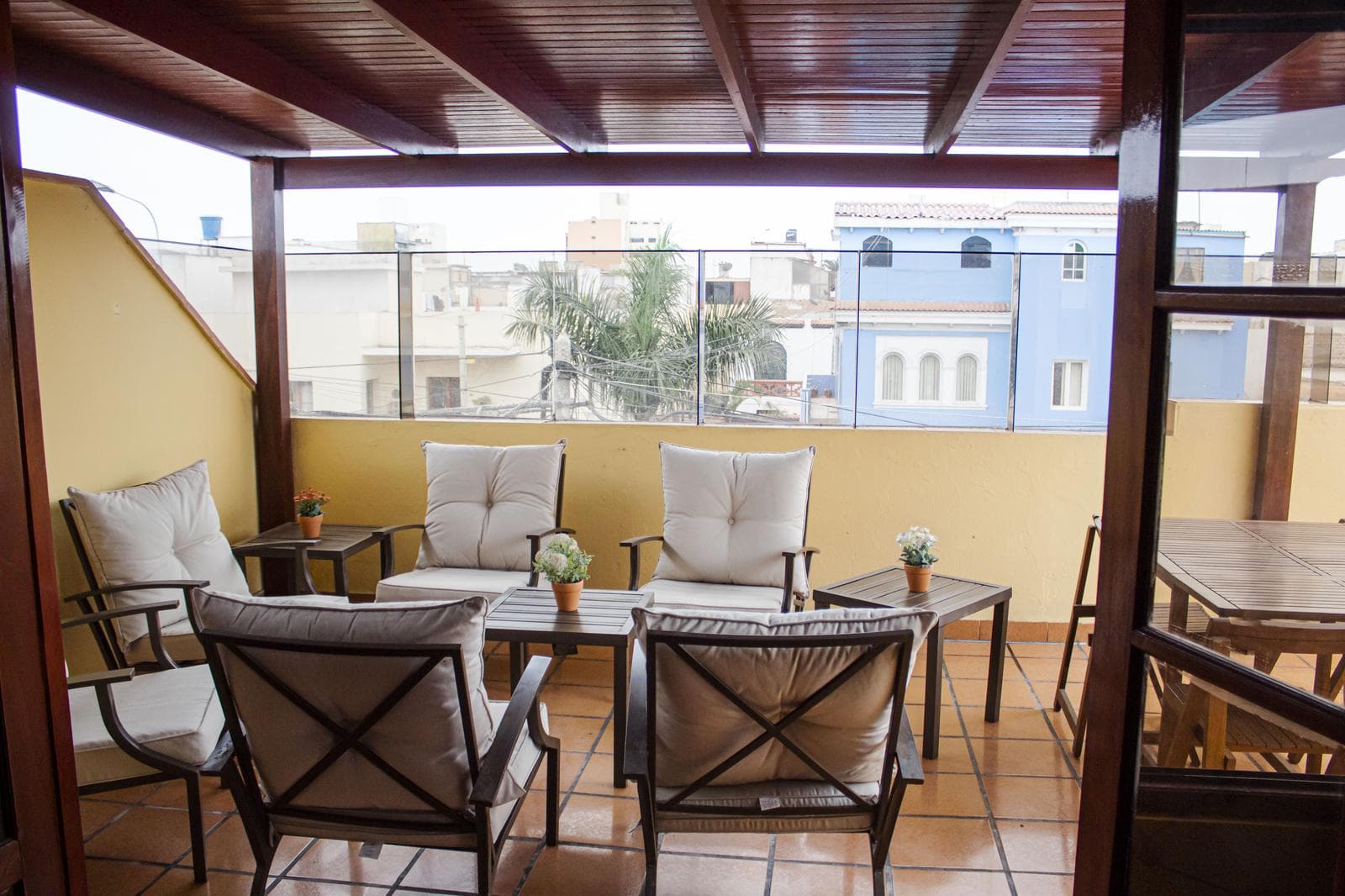 Seguridad y Amplitud! más de 330 m2 de Área en La Punta a precio de Oportunidad! - 1