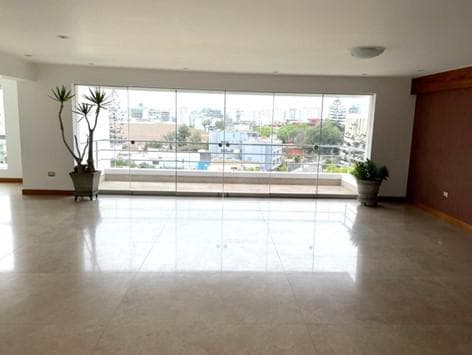 Departamento en Venta en San Isidro - 1