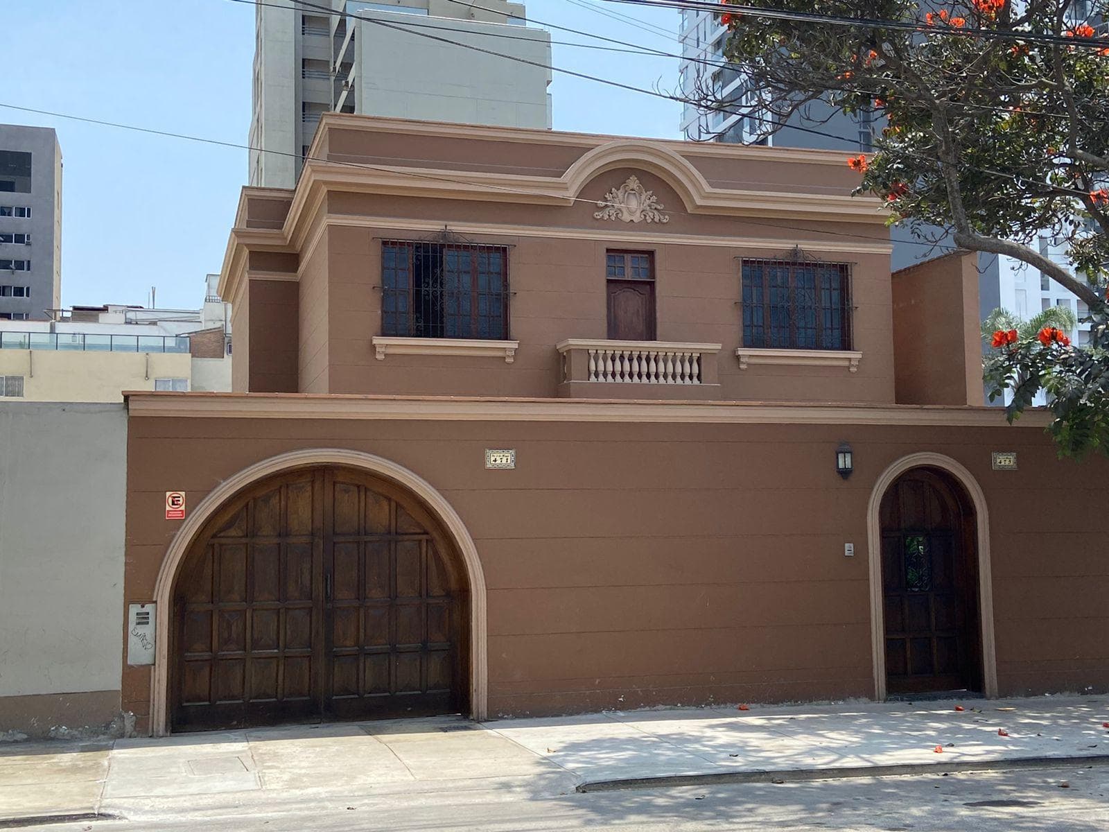 ¡Excepcional Espacio Comercial en Miraflores! - 1