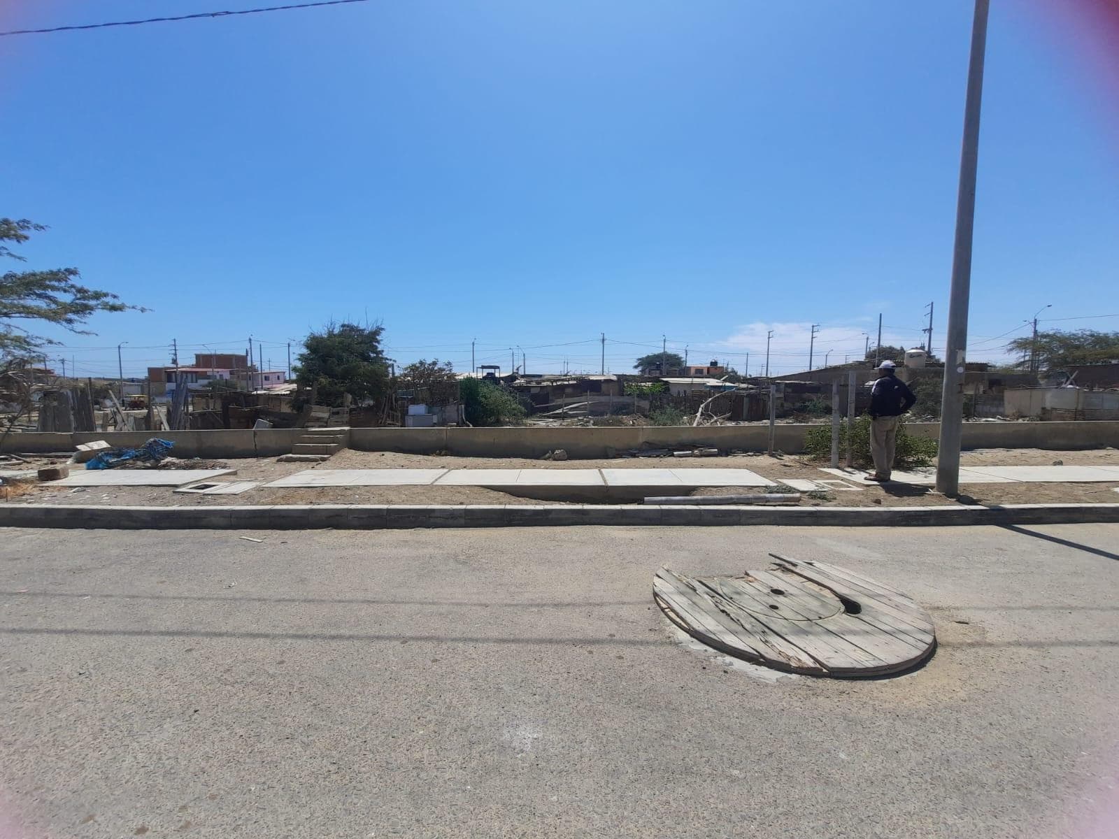 SE VENDE TERRENO EN LA CIUDAD DE LOBITOS - 2