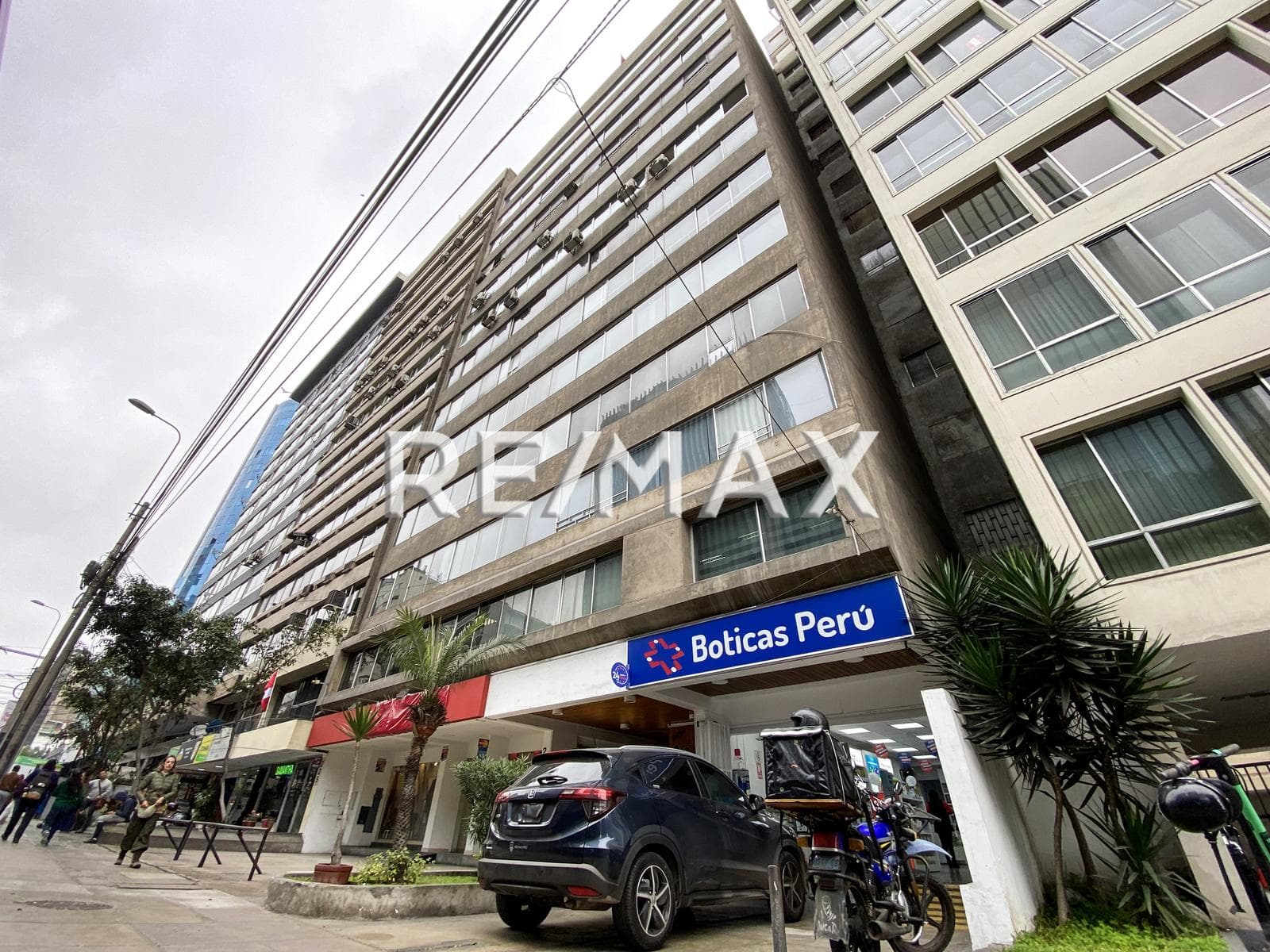 Se vende oficinas en Av Pardo - 1