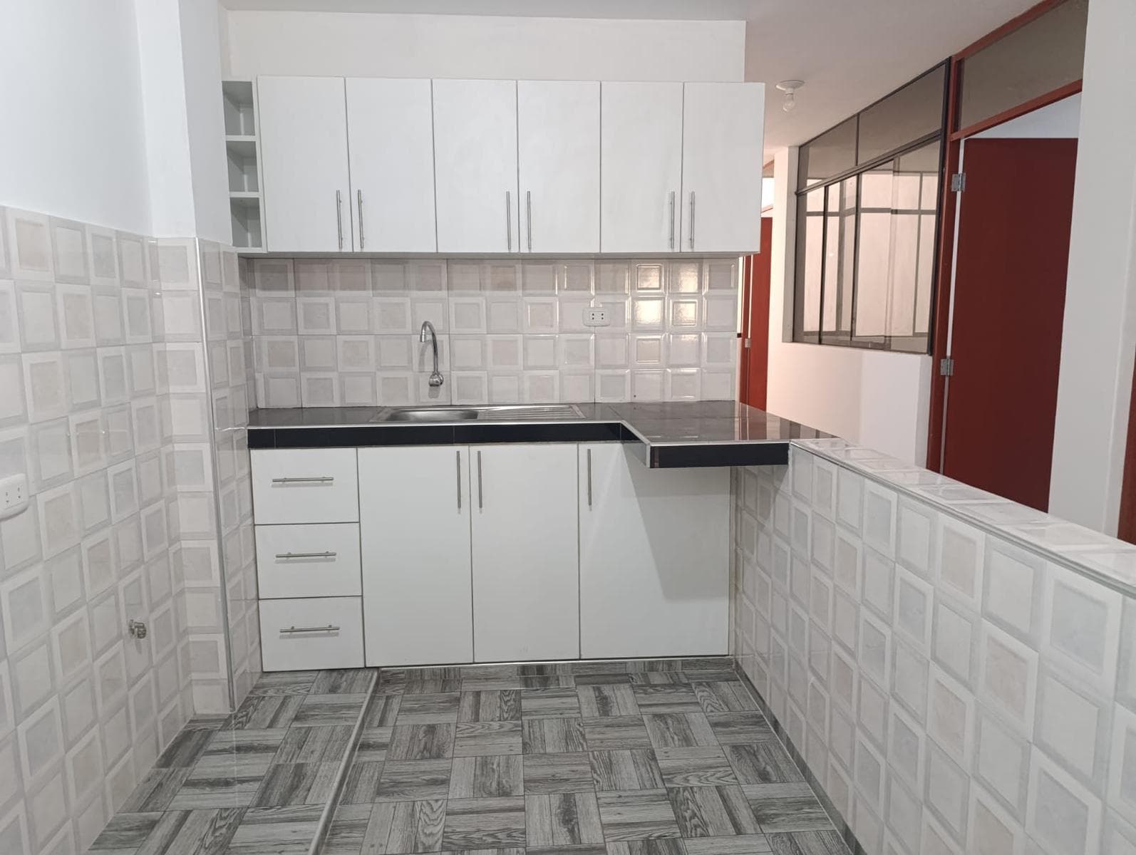 AMPLIO DEPARTAMENTO - 4 HABITACIONES - 2