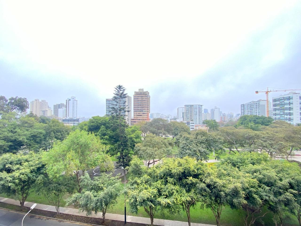 Vendo Lindo Departamento Frente a Parque en Calle Los Eucaliptos 3, Piso 6, San Isidro - 1