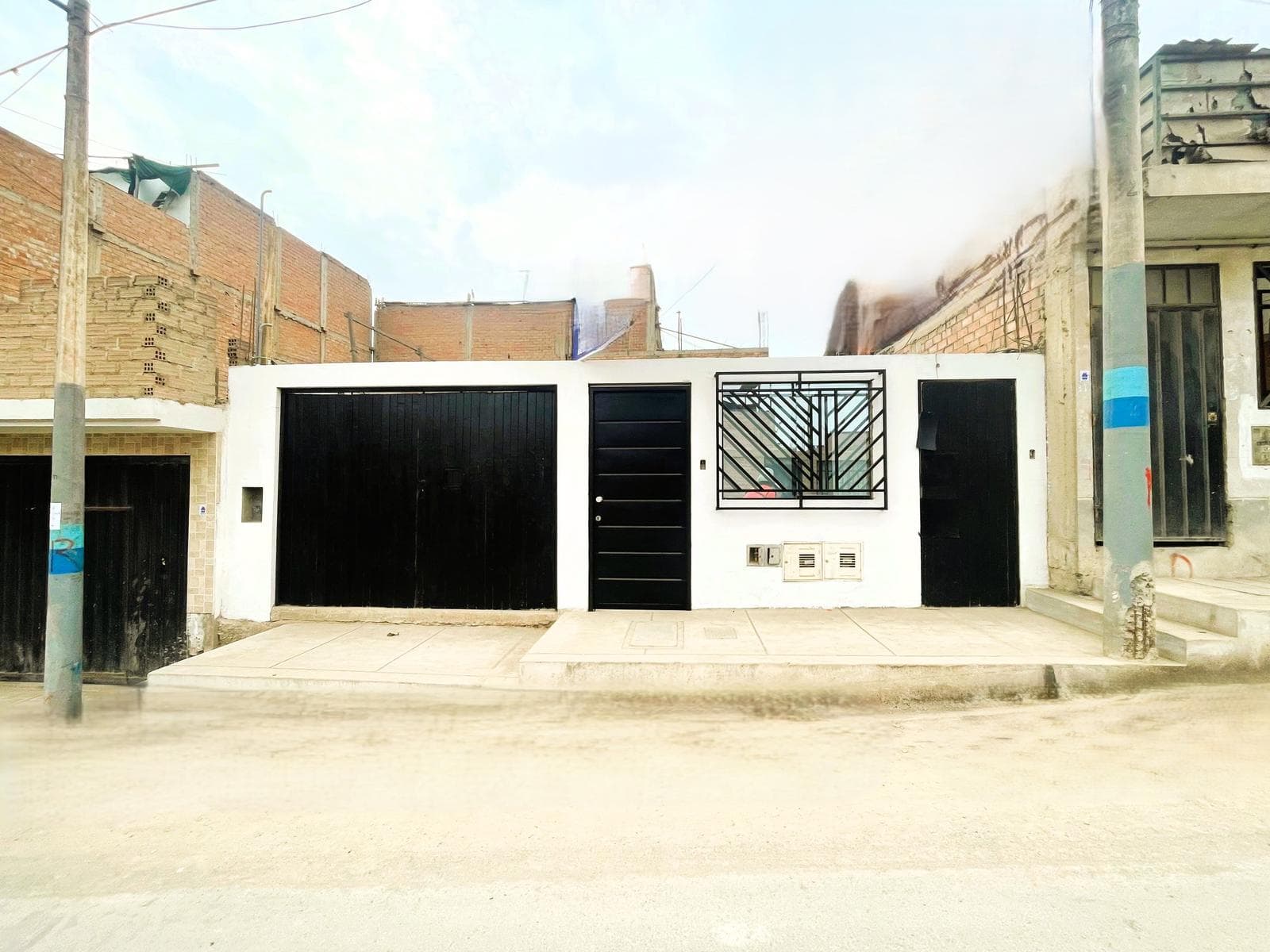 Terreno Con Casa Rústica En Venta En Ventanilla: Tu Proyecto, Tu Estilo - 2