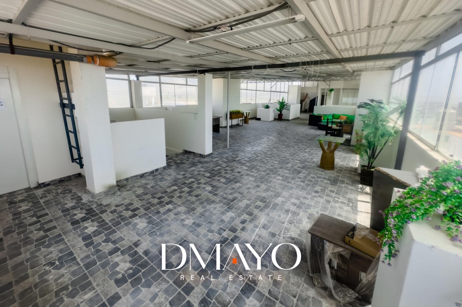 Venta Exclusivo Hotel en Playa Las Delicias Trujillo con Ingreso Asegurado para Inversionistas - 2