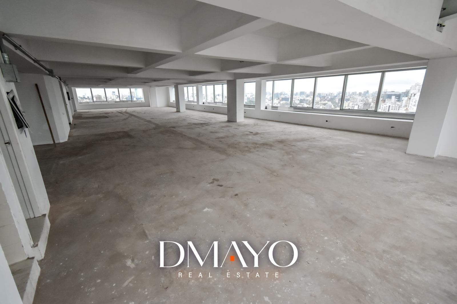 Oficina en Gris en Alquiler - En el Centro Financiero de San Isidro - 1