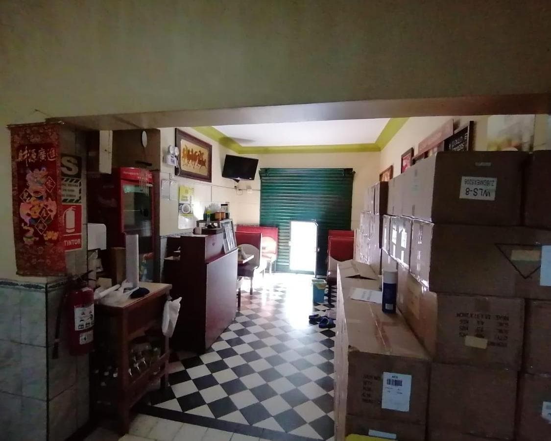 LOCAL COMERCIAL EN VENTA 220M2 FRENTE A LA ONPE CENTRO DE LIMA - 1