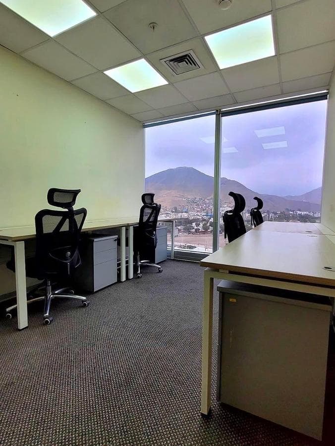 ¡Oficinas Amobladas en Centro Empresarial Capital Derby! - 1