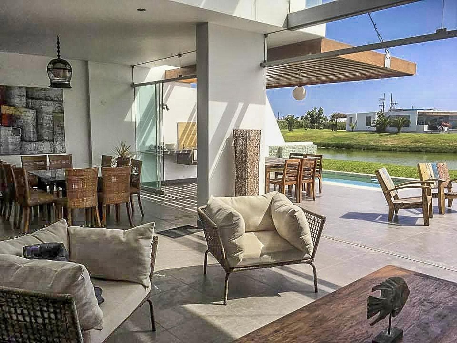 Venta Casa de Playa-Puerto Nuevo-km70.8 Pan.Sur-5 dorm-5 baños-piscina-laguna - 1