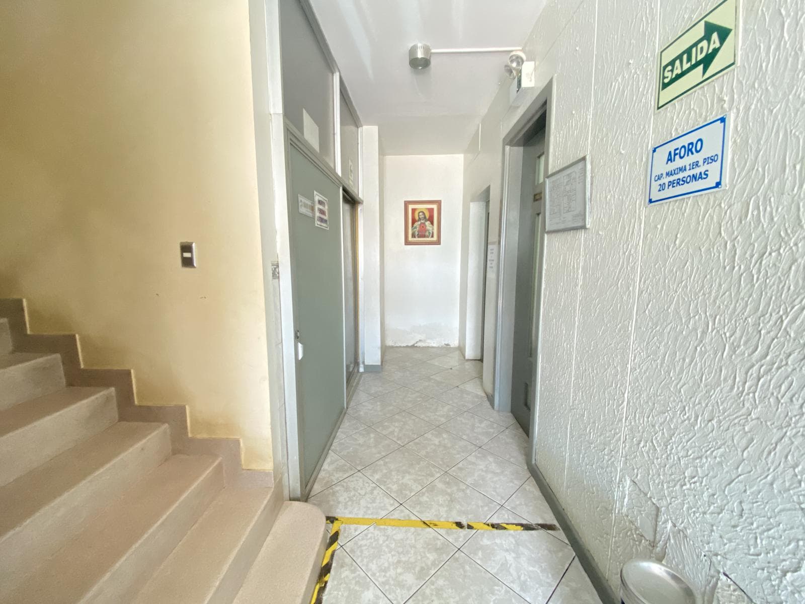 Edificio comercial en venta o alquiler, actualmente funciona como Clínica - 2