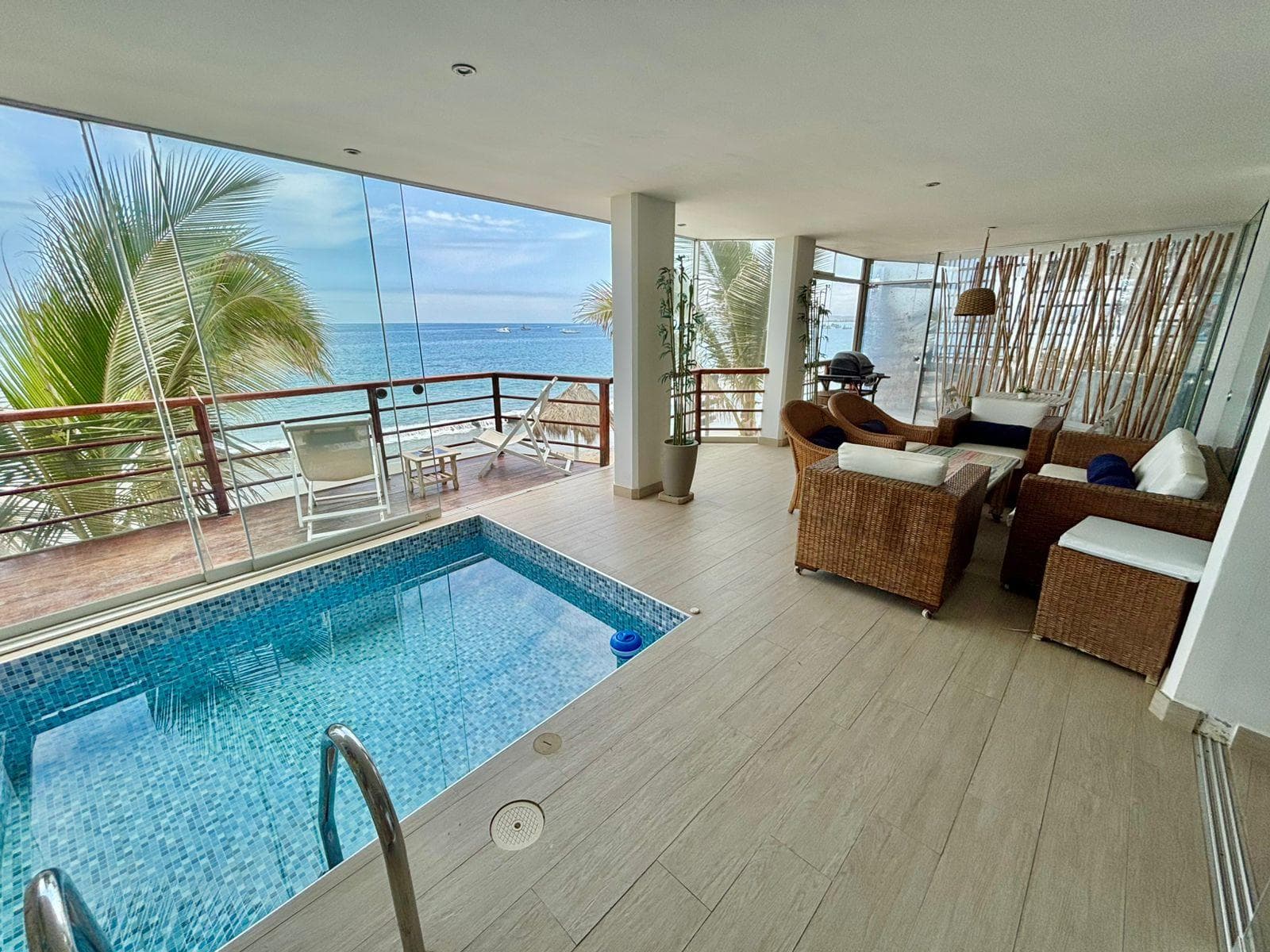 Venta Departamento FRENTE AL MAR EN LAS POCITAS MANCORA - 1