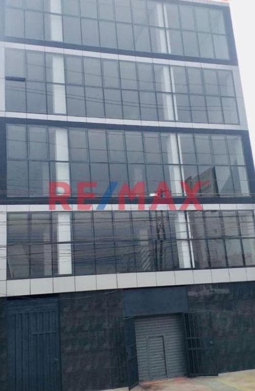 ¡Alquilo Local Comercial Con Vistas A La Calle Y Excelente Ubicación En Av. Mendiola - 2