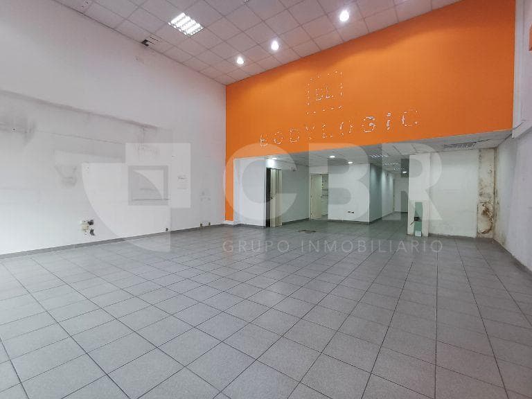 ALQUILER LOCAL COMERCIAL EN MIRAFLORES - 1