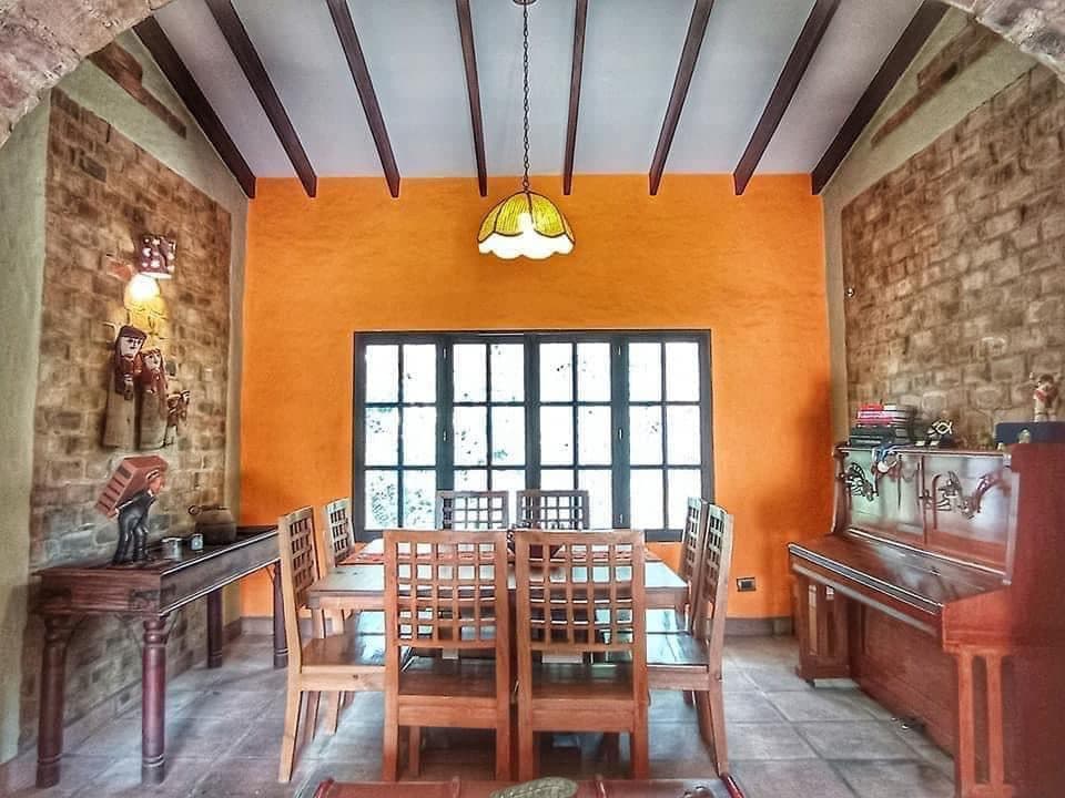 HERMOSA CASA DE CAMPO CON DISEÑO DE CUENTO - 1