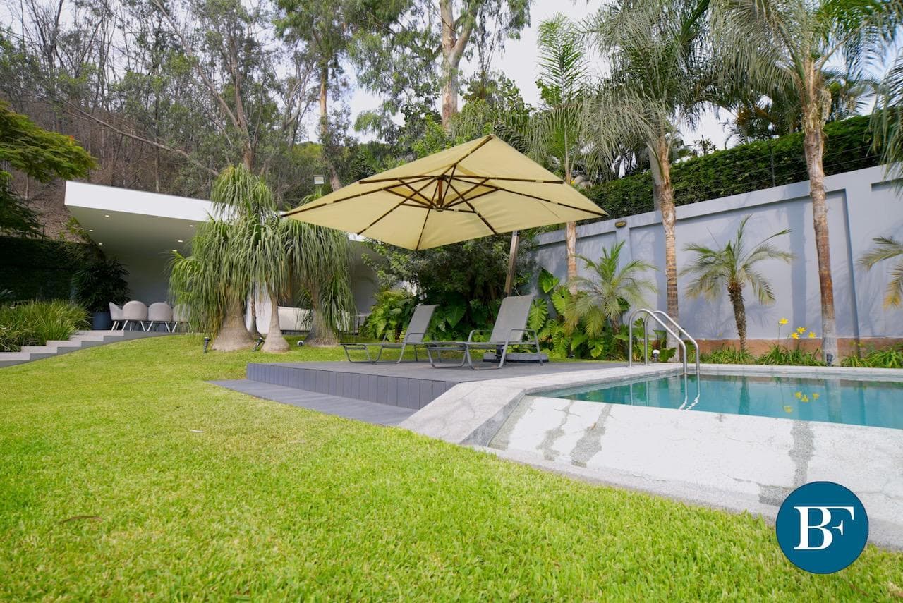 VENTA Casa en La Pradera - Residencia de 3,800m2 - 2