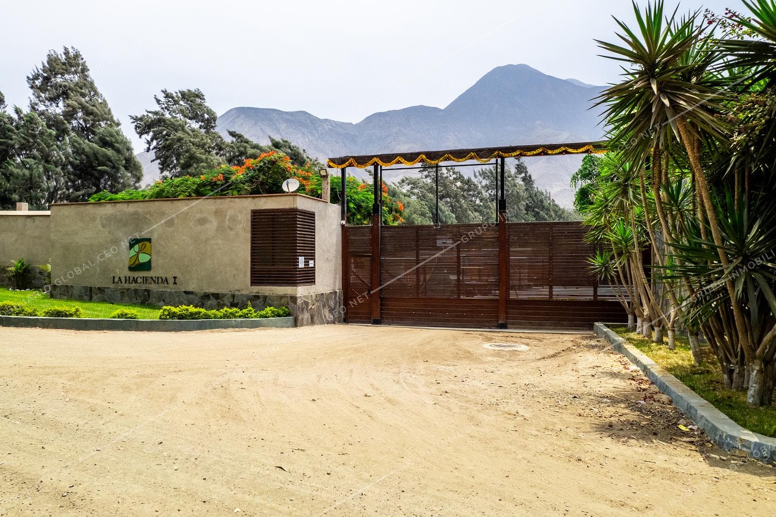 TERRENO CONDOMINIO LA HACIENDA I PACHACAMAC - 2