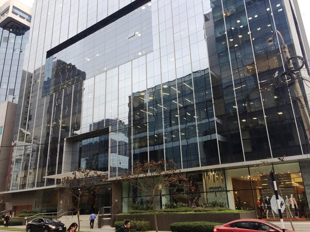 Oficina implementada semi amoblada AO: 204 m2 Centro Empresa - 1