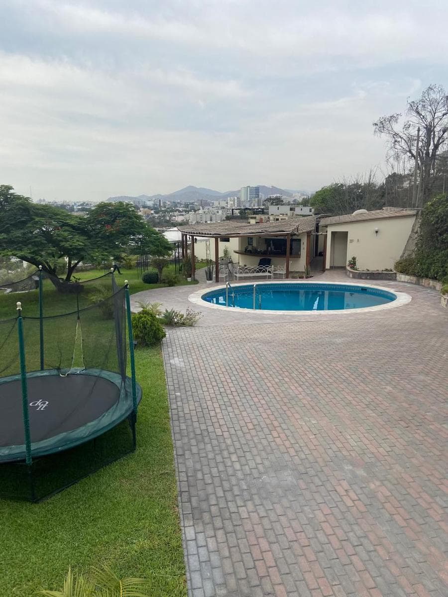 Casa/Terreno en venta en Casuarinas - 2