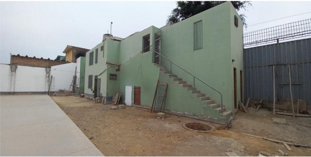 Local Comercial con Loza de Concreto de 1050m2 Chorrillos - 1