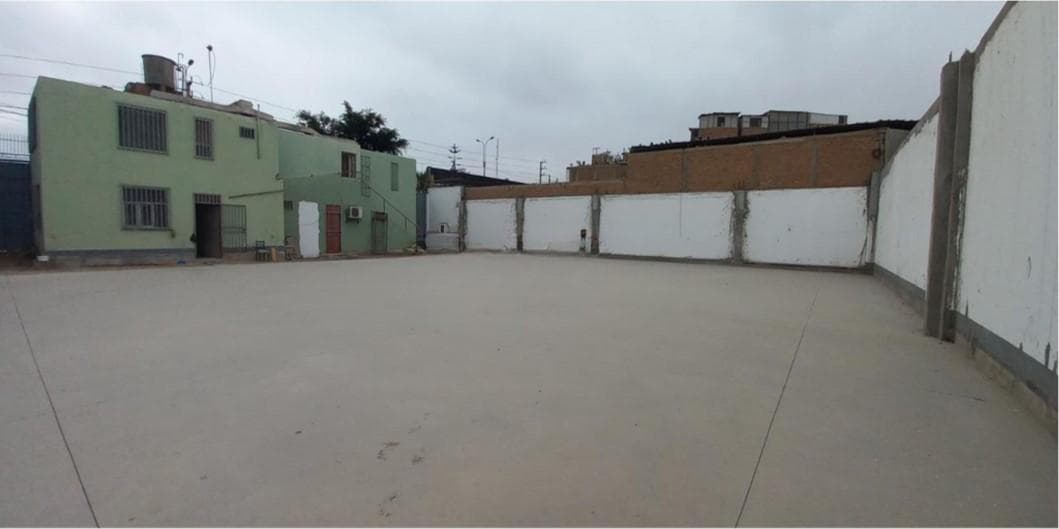 Local Comercial con Loza de Concreto de 1050m2 Chorrillos - 2