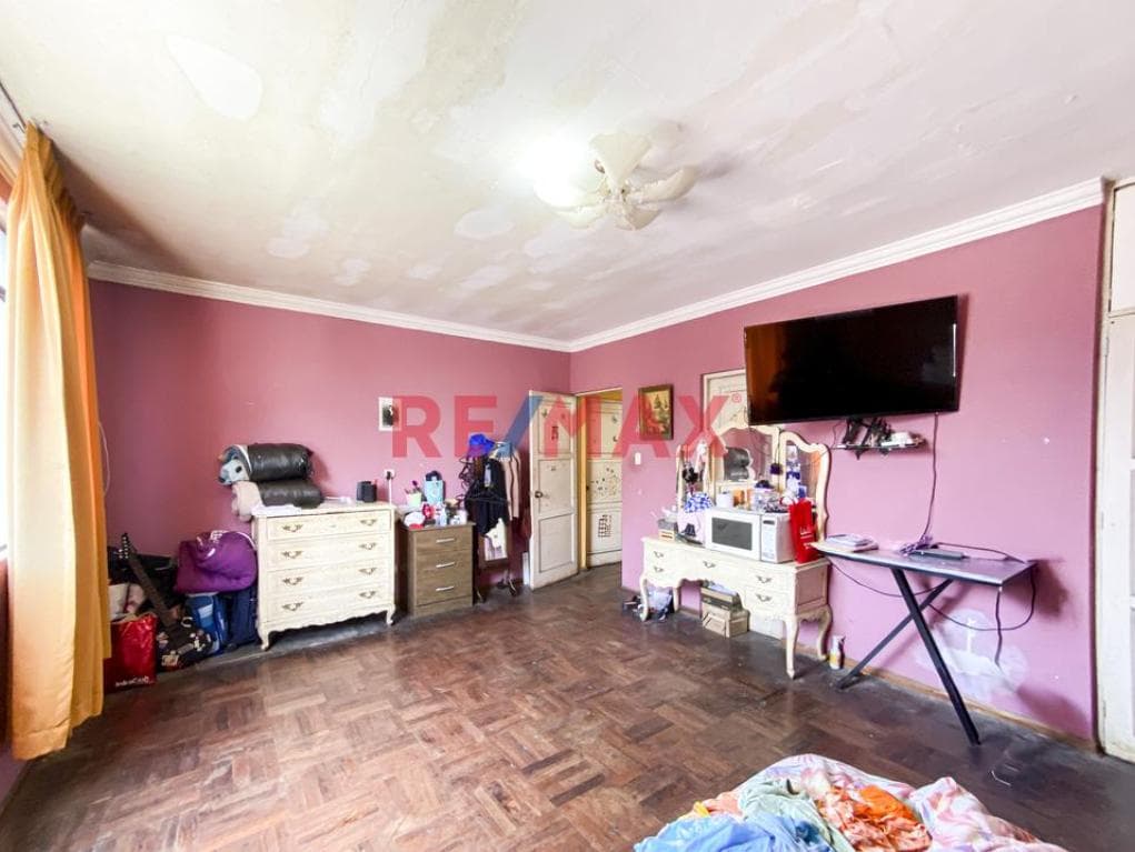 Chorrillos : Oportunidad De Inversión : Casa Con Parametros Para 7 Pisos - 2