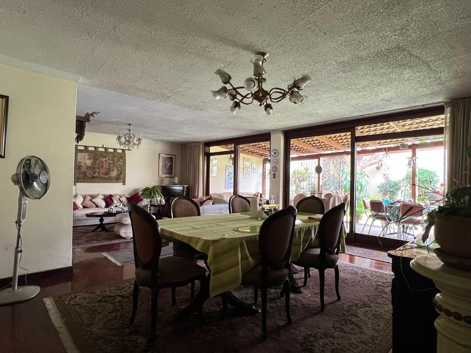 CASA EN VENTA O ALQUILER | TERRAZA CON JARDÍN | 4 ESTACIONAMIENTOS DEPÓSITO - 2