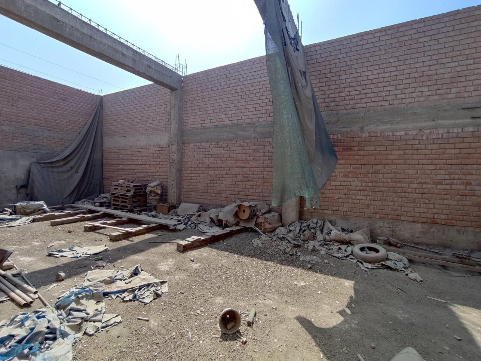 Se Vende Terreno Comercial E Industrial Frente A Beton Decken 2 - 2