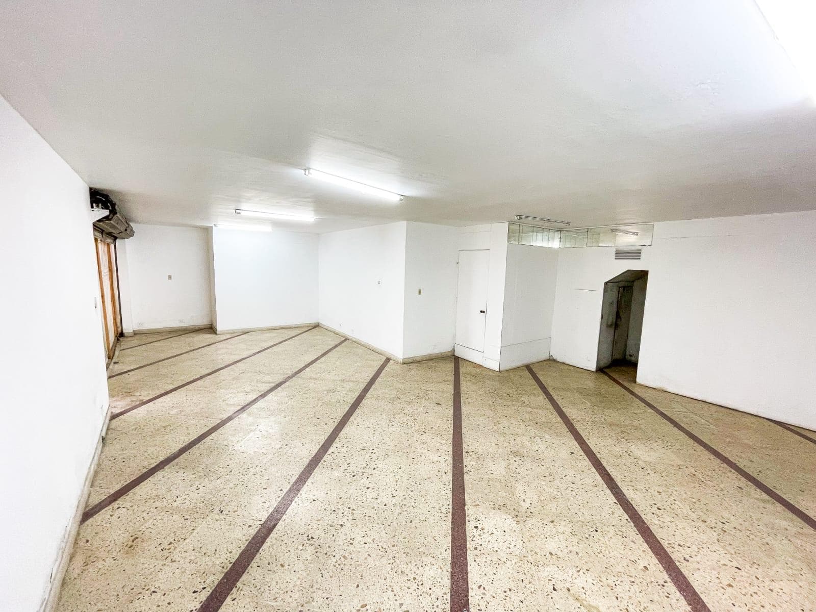 Local en Galería plaza San Martin Cercado de Lima - 2