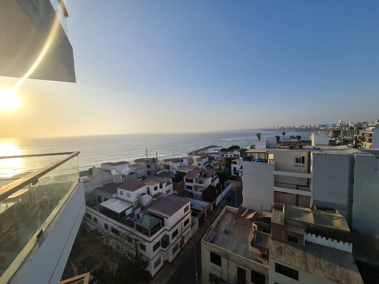 SE ALQUILA DEPARTAMENTO AMOBLADO VISTA AL MAR EN ZONA LIMITE CON BARRANCO - 1