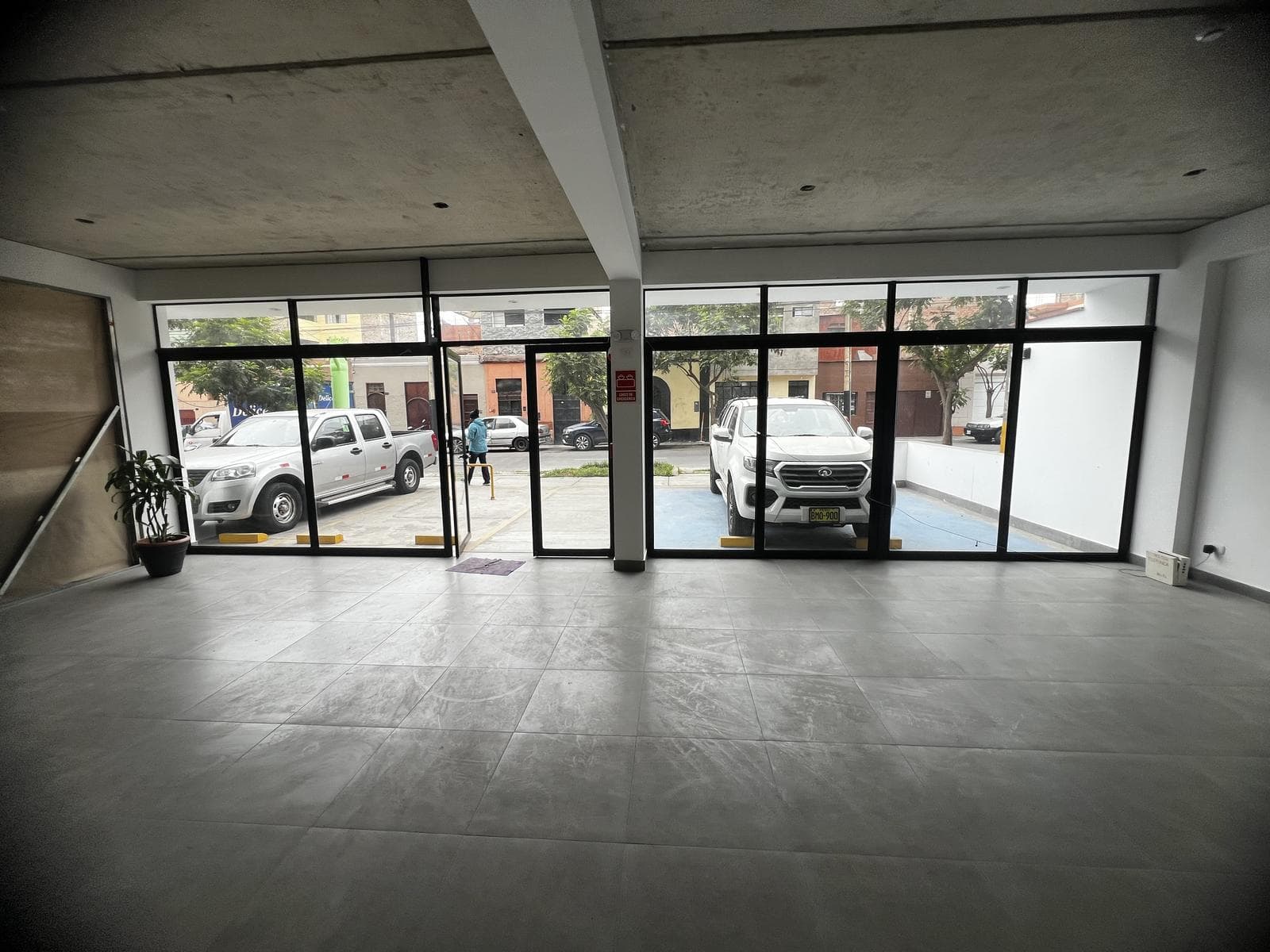 Local en puerta a Calle en Doming Casanova - 1