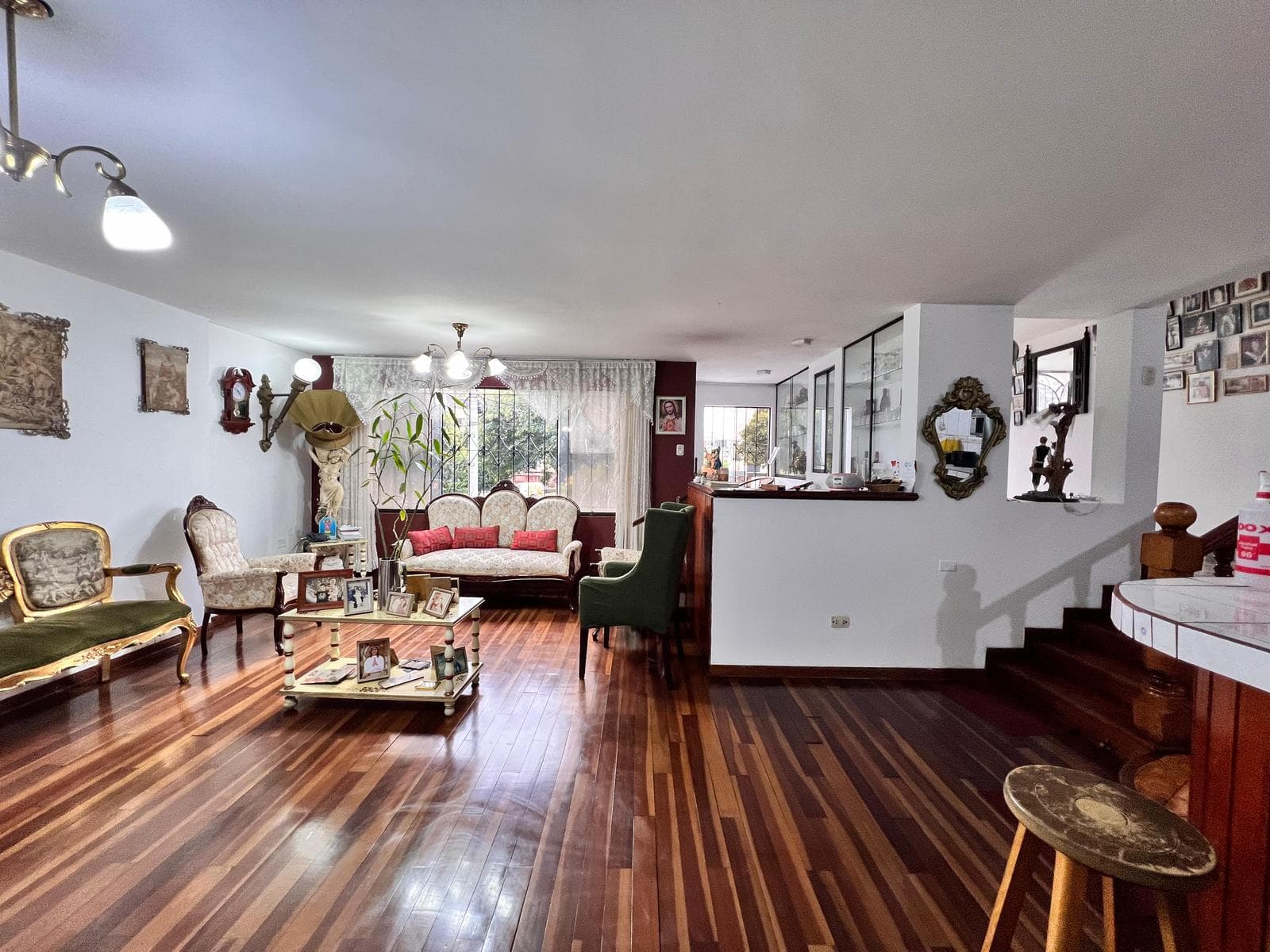 VENDO CASA EN AVENIDA PRECURSORES, IDEAL PARA PROYECTO INMOBILIARIO - 1