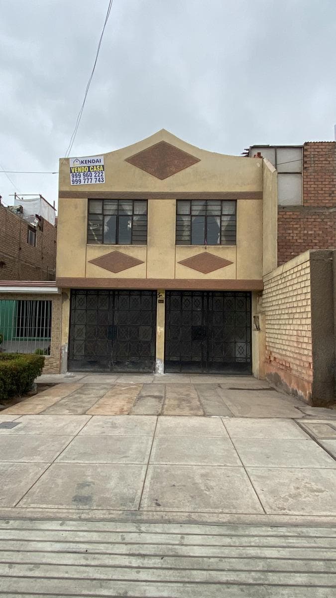 Casa frente a MINKA, Pedro Ruiz Gallo Mz M. - 2