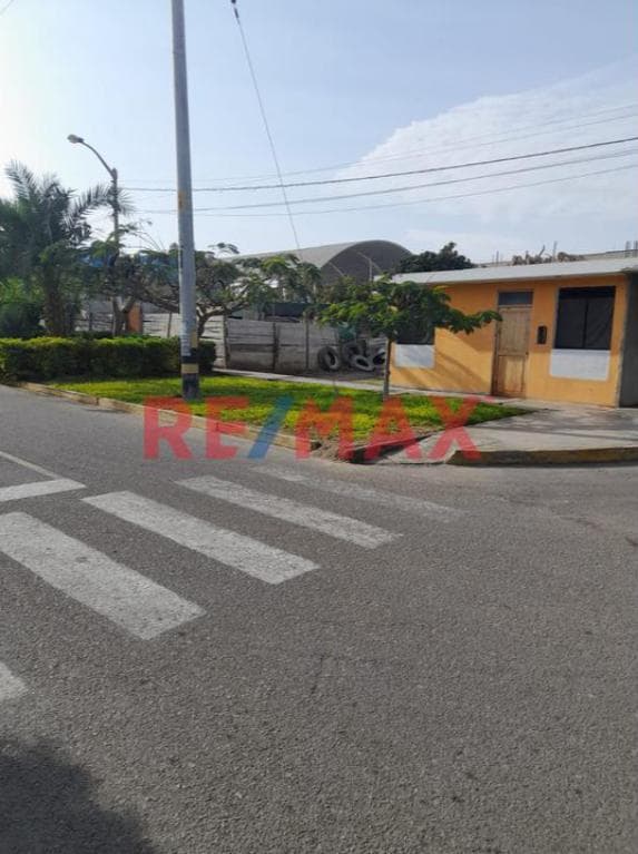 Terreno En Esquina En Paracas · Zona Habitada · 182.25 M² · S/ 110,000 - 1