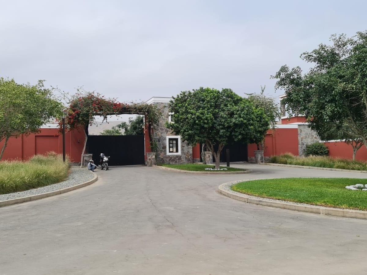 VENDO LOTE EN EL EXCLUSIVO CONDOMINIO LAS COLINAS DE PUERTO VIEJO - 2