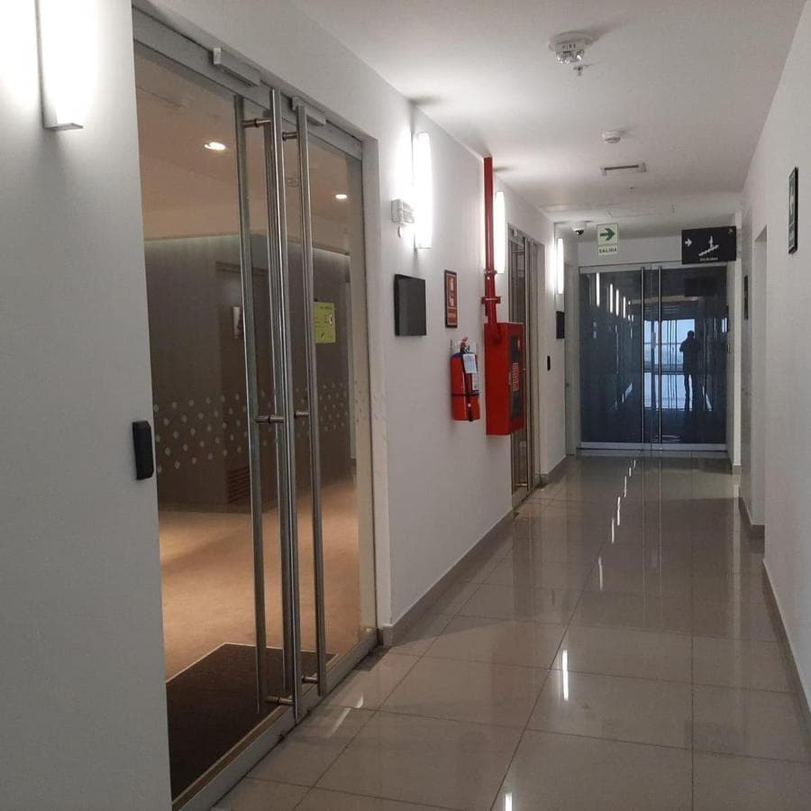 ALQUILER OFICINA IMPLEMENTADA DE 617m2 EN LA MOLINA - 2