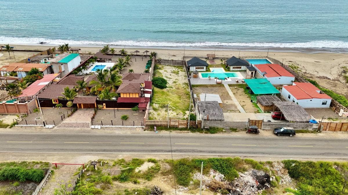 ¡OPORTUNIDAD ÚNICA! TERRENO en Canoas de Punta Sal con ubicación FRENTE AL MAR - 2