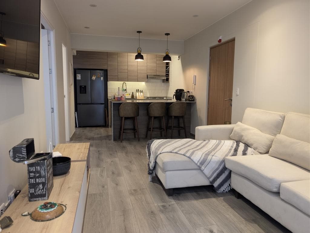 Departamento Amoblado y equipado con 2 jardínes y patios. - 1