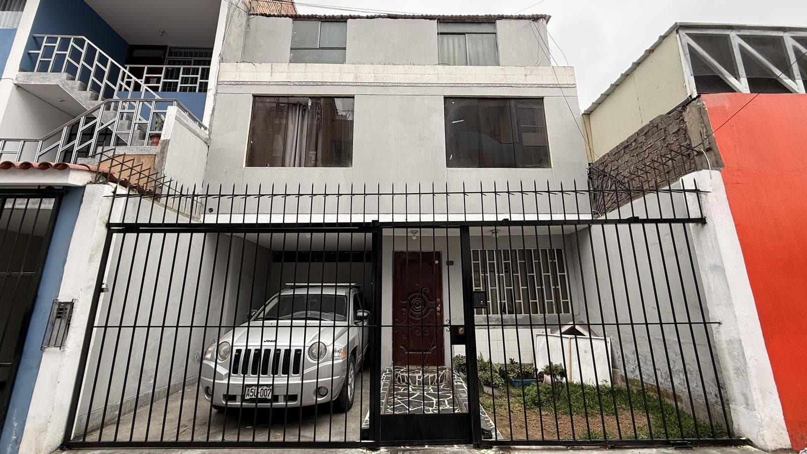 Venta De Casa De 3 Pisos En Psj. Nauta,A La Perla - 2