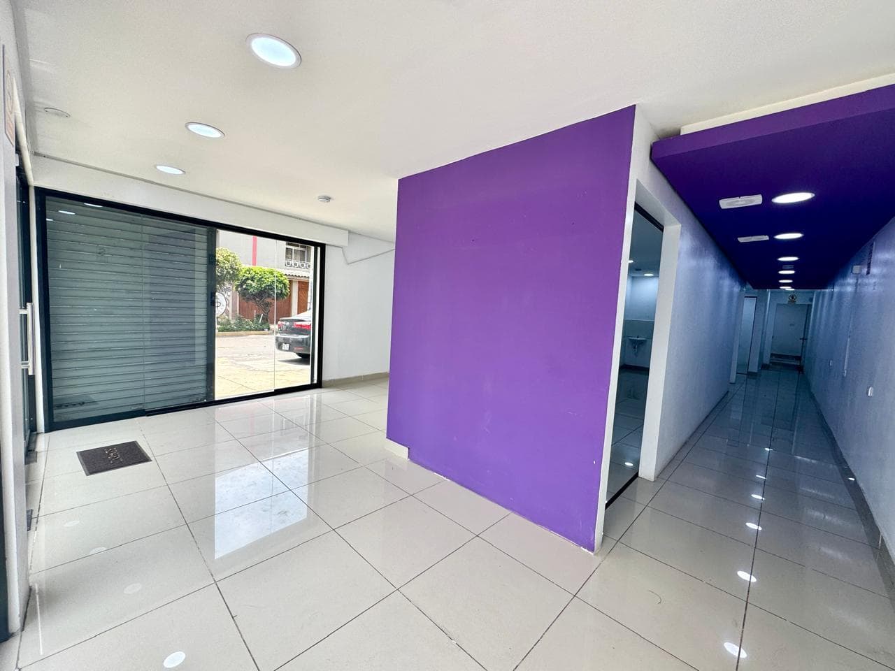 LOCAL COMERCIAL de 136 m2 CON LICENCIA AL DIA - EN ESQUINA AV. MATELLINI . - 2