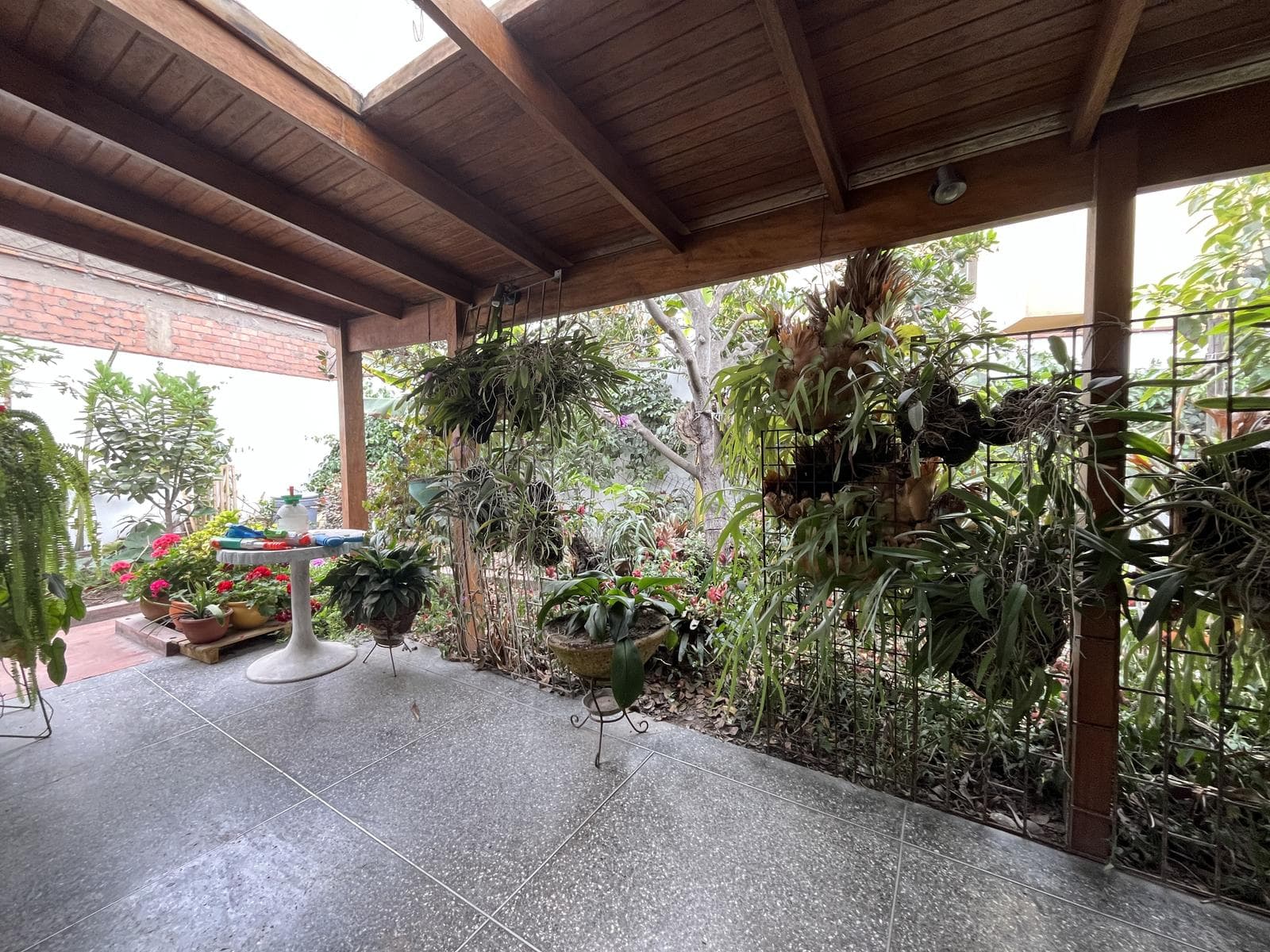 VENTA CASA COMO TERRENO SAN ISIDRO (609-1108-1) - 1