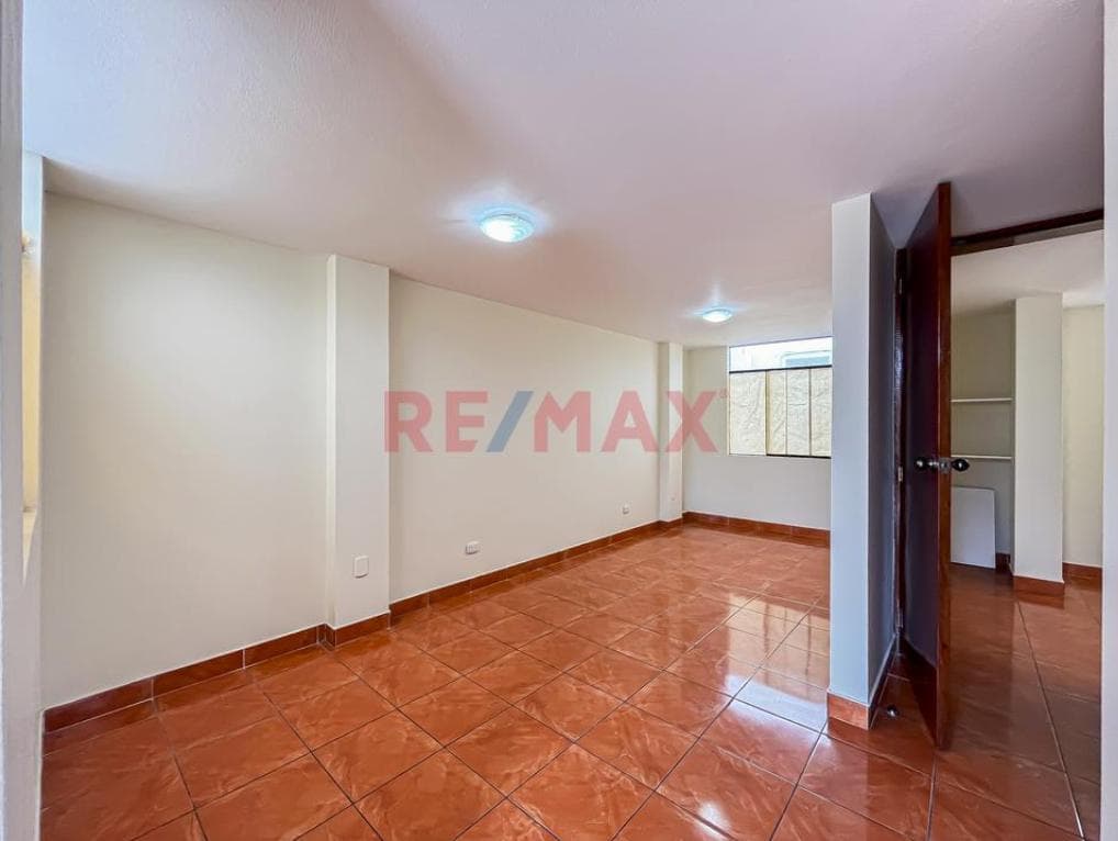 Alquiler De Acogedor Departamento En Chorrillos - 2