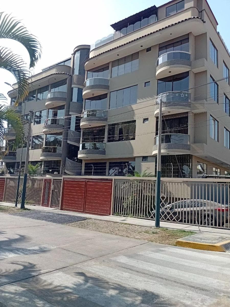 Alquiler de hermoso Departamento Duplex en San Borjas - 1