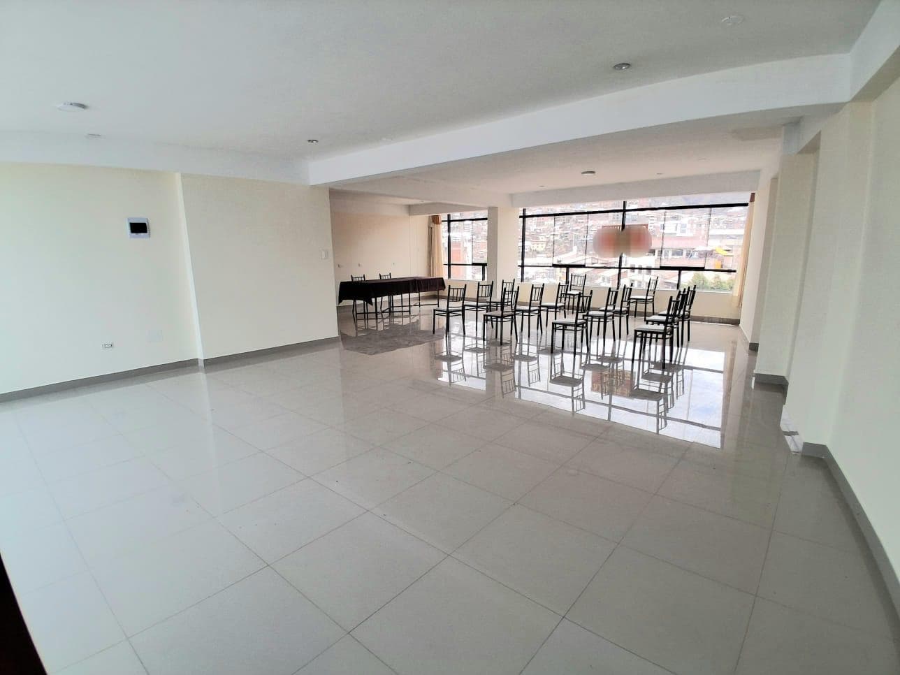 Local EN ALQUILER -> AV. LA PAZ CERCA AL OVALO DE PACHACUTEQ - 2