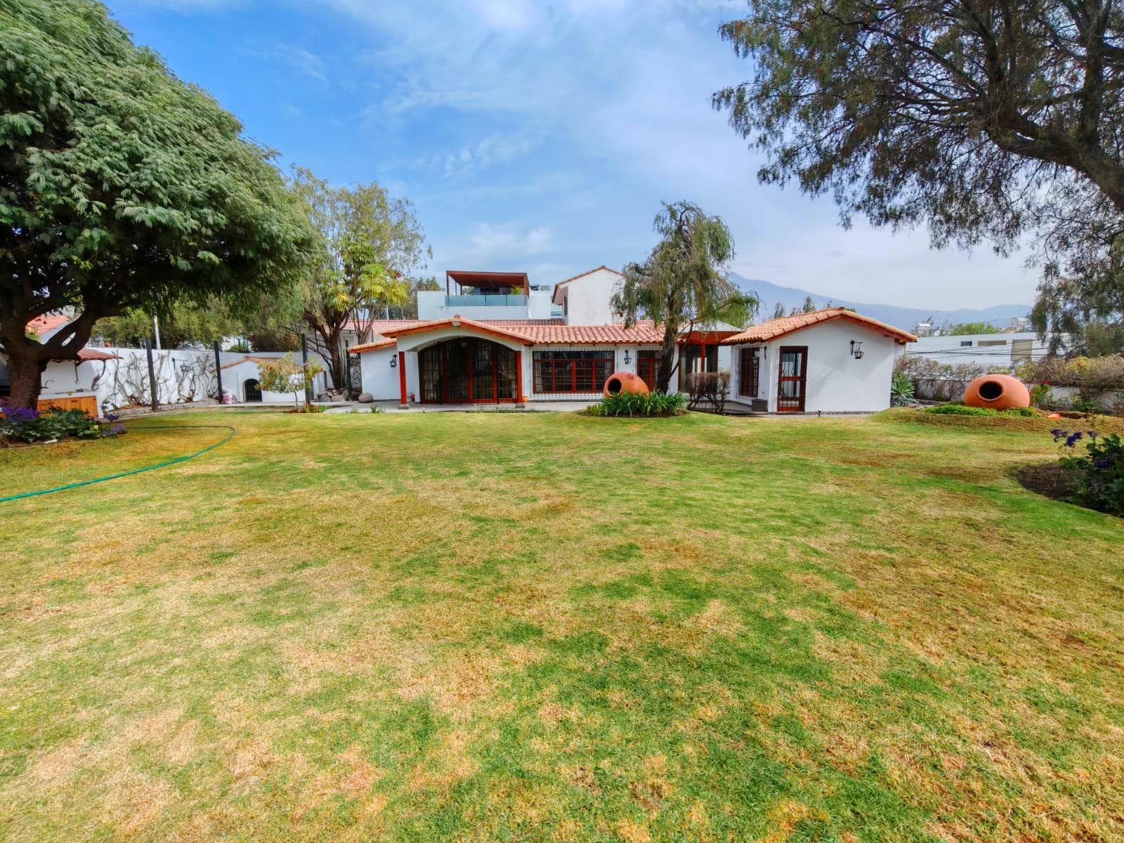 RESIDENCIA CON VISTA AL MISTI ÁREAS VERDES | SANTA SOFÍA, CHALLAPAMPA, AREQUIPA - 1