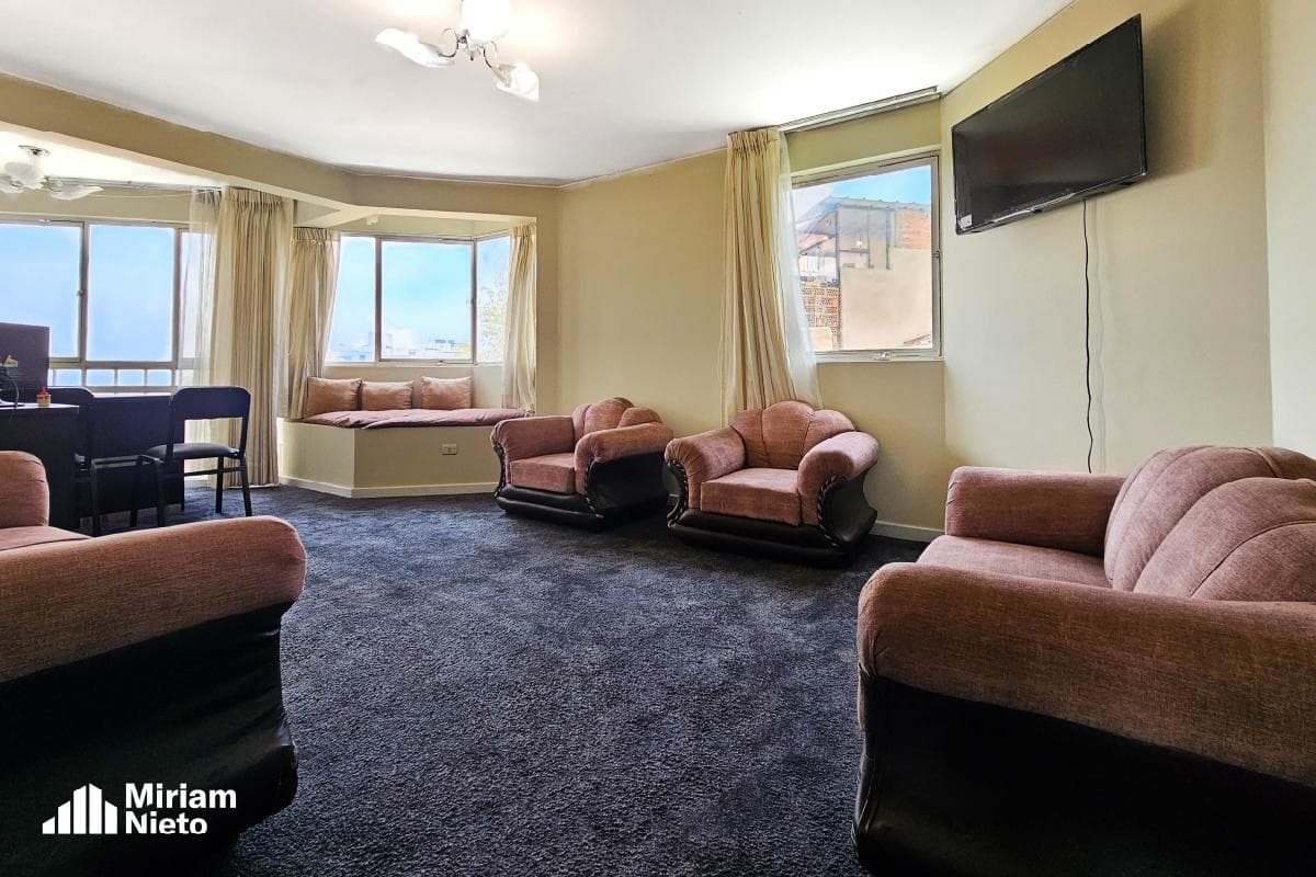 Departamento Amoblado en Alquiler en Cayma - 1