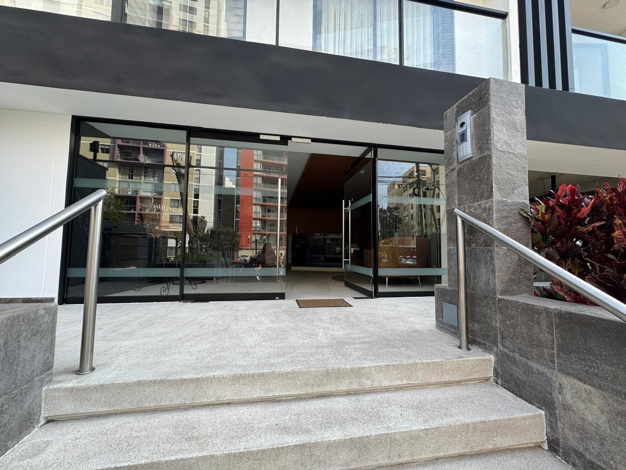 Departamento en alquiler en Jesus Maria a S/2,000 al mes - 1