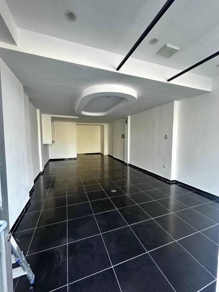 Local Comercial en alquiler en la cuadra 3 de la Av. Larco Trujillo - 2