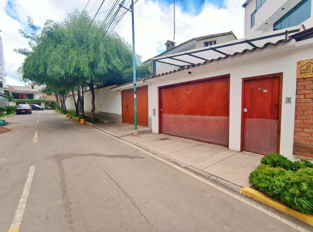 Exclusiva Casa en Alquiler, Ideal Para Empresas e Instituciones - 1