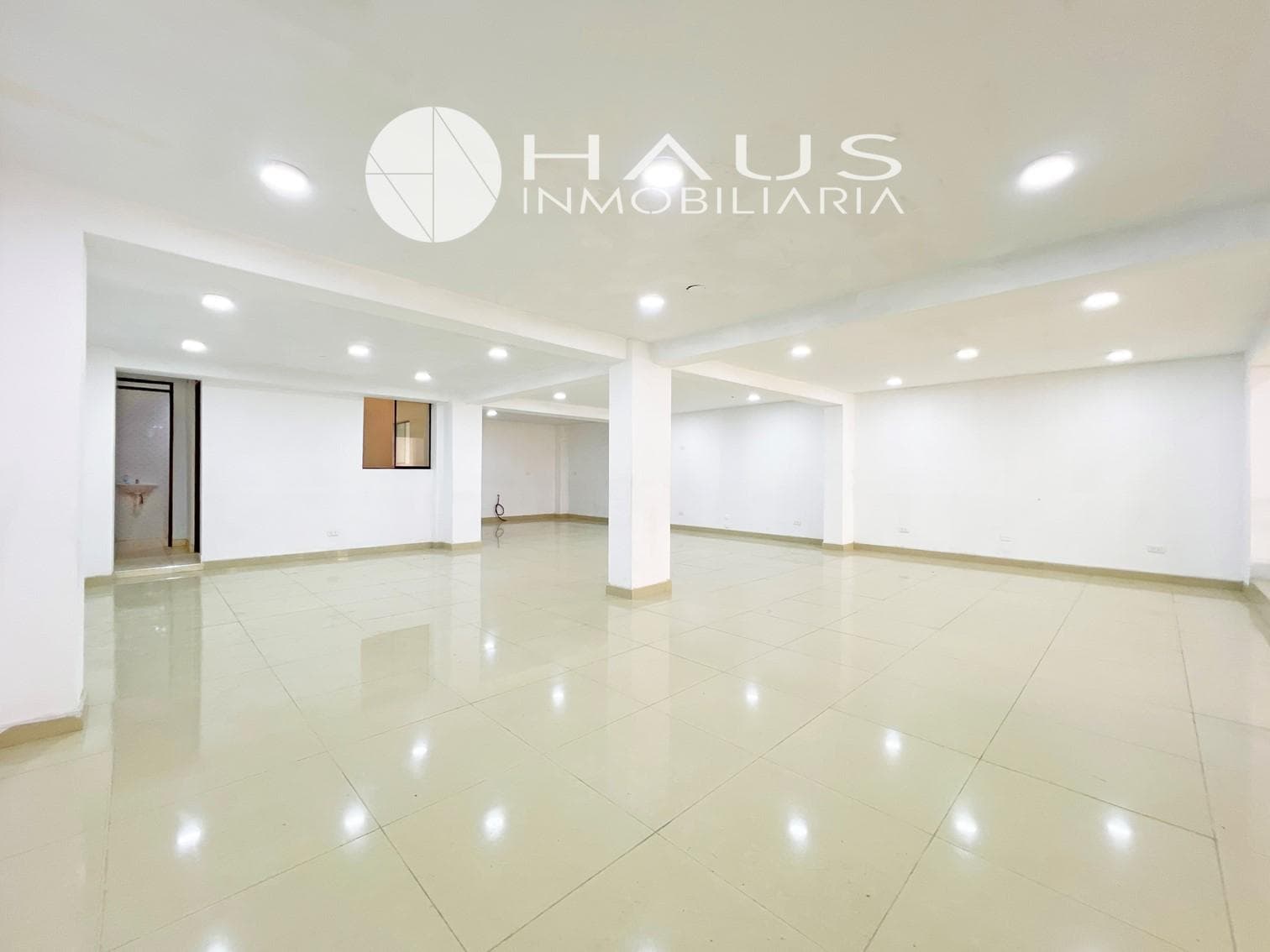 Local en La Perla - 2